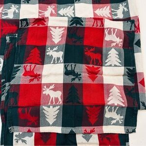 Park Imports Christmas Table Runner Red 5 pc